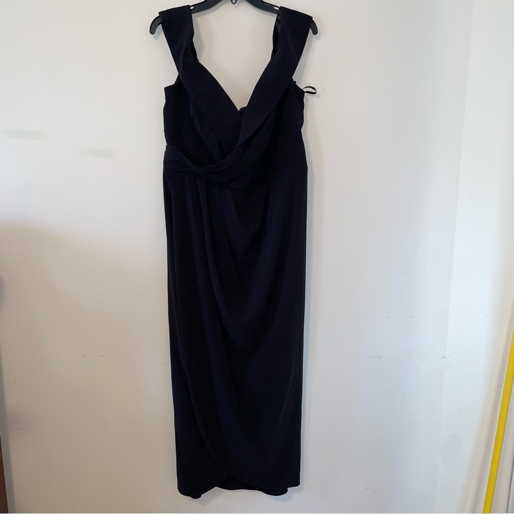 City Chic Rippled Love Off-The-Shoulder Black Midi-Maxi Dress Size 18